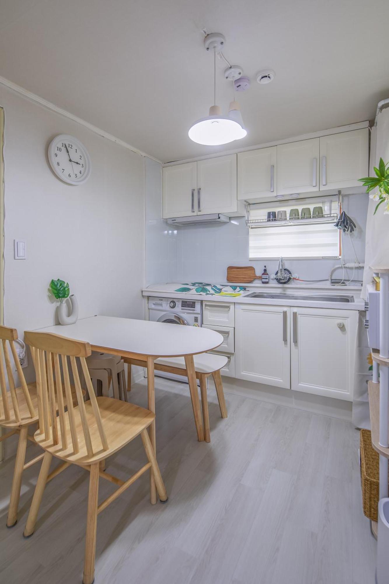 Ivy House Hapjeong Apartment *